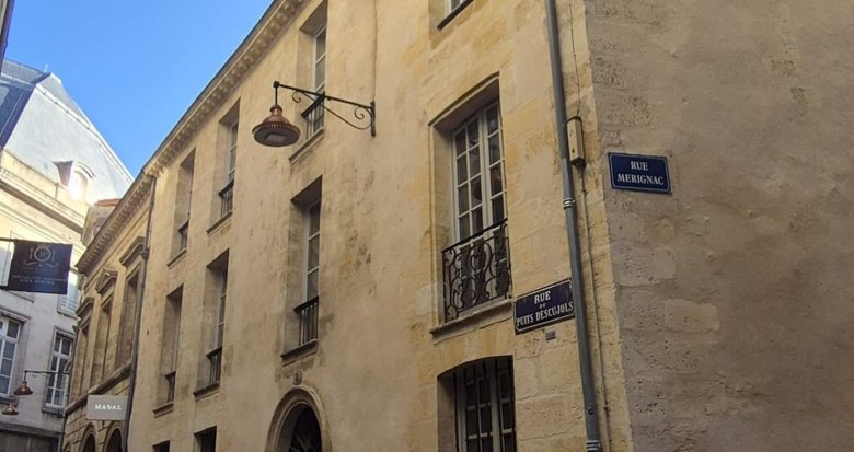 Achat / Vente immobilier neuf Bordeaux réhabilitation centre-ville à deux pas de la Garonne (33000) - Réf. 13672